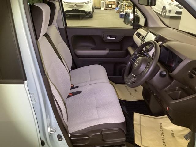 シート表皮は専用のクリーナーできれいにクリーニングしていて清潔です。