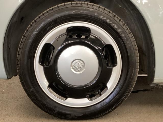 おしゃれは足元から、デザインのいいホイールキャップです。お手入れも簡単♪