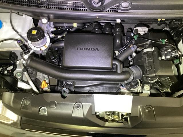 エンジンルームもしっかり洗浄していますので、覗いてみてください。