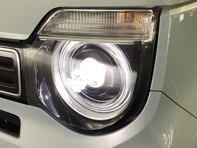 明るく消費電力も少ない【ＬＥＤヘッドライト】。雨天時にも明るく照らしてくれます。