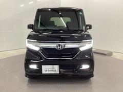 お客様に安全で快適なカーライフをお送りいただくために、中古車にも高いレベルの品質基準を設け、その基準に従って、全ての中古車について納車前整備を実施しています。 6