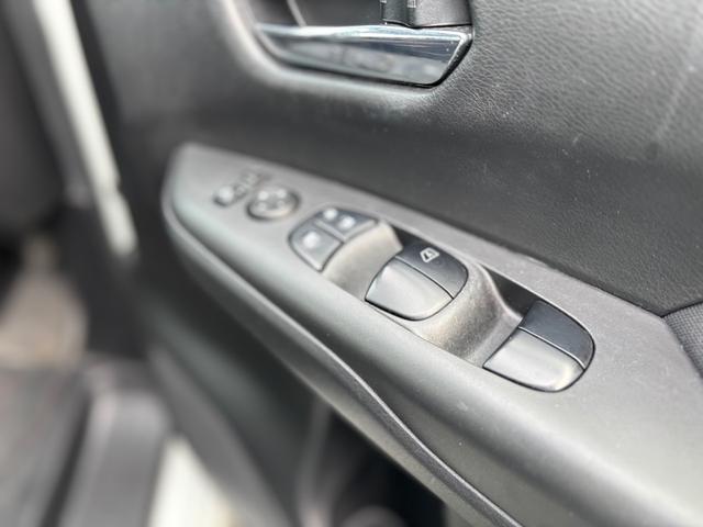 セレナ ハイウェイスター　ＶセレクションＩＩ　プロパイロット　両側パワースライドドア　ＬＥＤヘッドライト　アルパイン１１インチフルセグＴＶ　アルパイン１２インチ大型後席モニター　ＥＴＣ（15枚目）