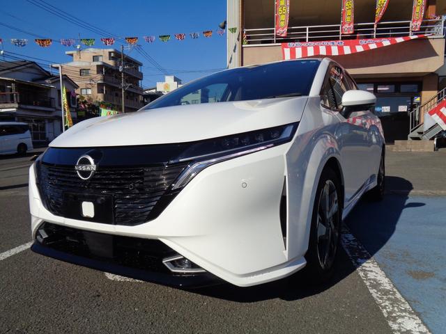 オーラ G 全周囲カメラ TV クリアランスソナー オートクルーズコントロール 衝突被害軽減システム LEDヘッドランプ スマートキー CVT 盗難防止システム 衝突安全ボディ ABS ESC USB エアコン(3枚目)