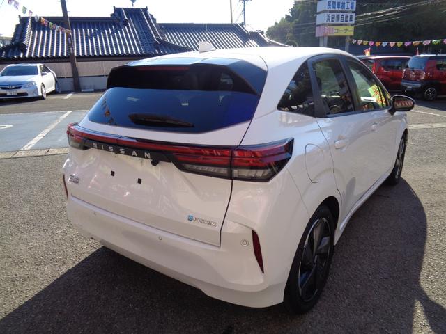 オーラ G 全周囲カメラ TV クリアランスソナー オートクルーズコントロール 衝突被害軽減システム LEDヘッドランプ スマートキー CVT 盗難防止システム 衝突安全ボディ ABS ESC USB エアコン(14枚目)