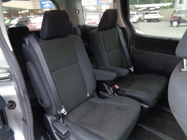 ヴォクシー ハイブリッドＶ　ＥＴＣ　ＴＶ　オートクルーズコントロール　レーンアシスト　衝突被害軽減システム　両側電動スライドドア　オートマチックハイビーム　ＬＥＤヘッドランプ　スマートキー　アイドリングストップ　電動格納ミラー（8枚目）