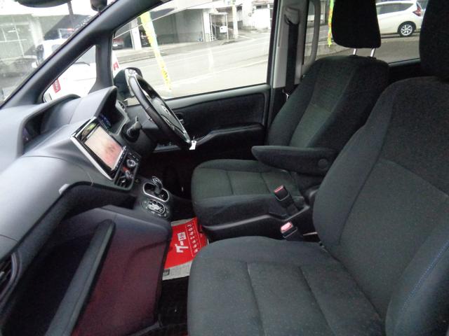 ヴォクシー ハイブリッドＶ　ＥＴＣ　ＴＶ　オートクルーズコントロール　レーンアシスト　衝突被害軽減システム　両側電動スライドドア　オートマチックハイビーム　ＬＥＤヘッドランプ　スマートキー　アイドリングストップ　電動格納ミラー（23枚目）