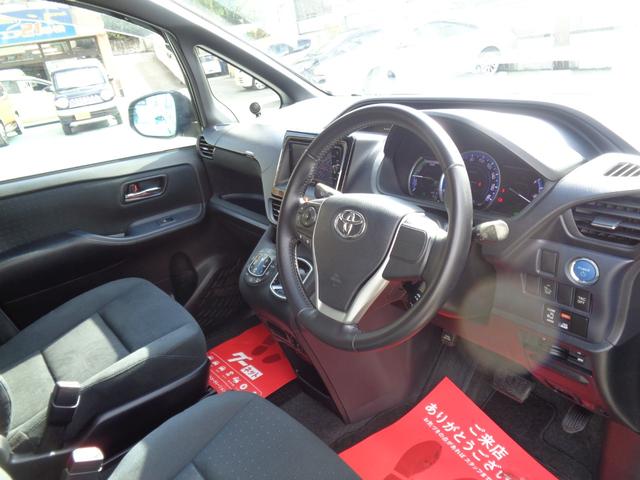 ヴォクシー ハイブリッドV ETC バックカメラ ナビ オートクルーズコントロール 両側スライド・片側電動 LEDヘッドランプ スマートキー シートヒーター 3列シート CVT アルミホイール 盗難防止システム 衝突安全ボディ(8枚目)