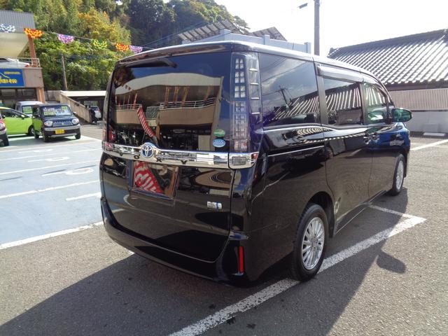 ヴォクシー ハイブリッドV ETC バックカメラ ナビ オートクルーズコントロール 両側スライド・片側電動 LEDヘッドランプ スマートキー シートヒーター 3列シート CVT アルミホイール 盗難防止システム 衝突安全ボディ(16枚目)