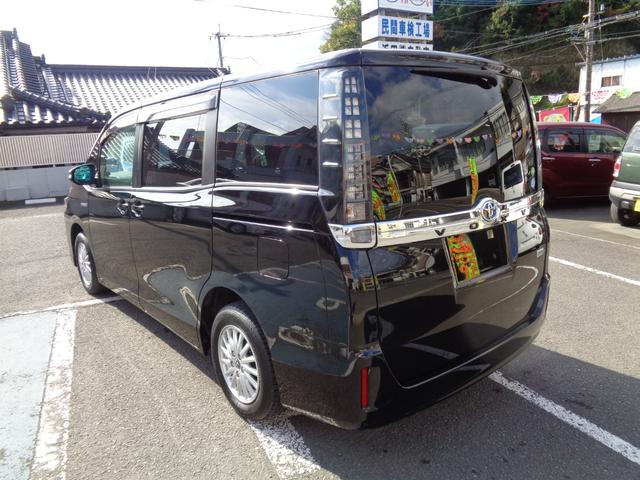 ヴォクシー ハイブリッドV ETC バックカメラ ナビ オートクルーズコントロール 両側スライド・片側電動 LEDヘッドランプ スマートキー シートヒーター 3列シート CVT アルミホイール 盗難防止システム 衝突安全ボディ(17枚目)