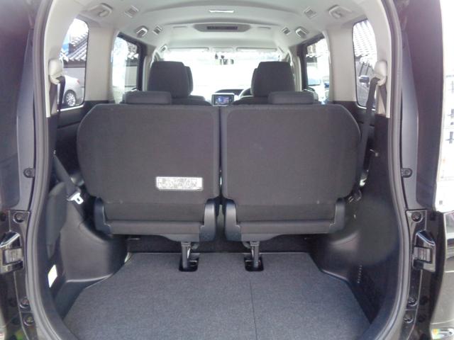 ヴォクシー ハイブリッドV ETC バックカメラ ナビ オートクルーズコントロール 両側スライド・片側電動 LEDヘッドランプ スマートキー シートヒーター 3列シート CVT アルミホイール 盗難防止システム 衝突安全ボディ(20枚目)