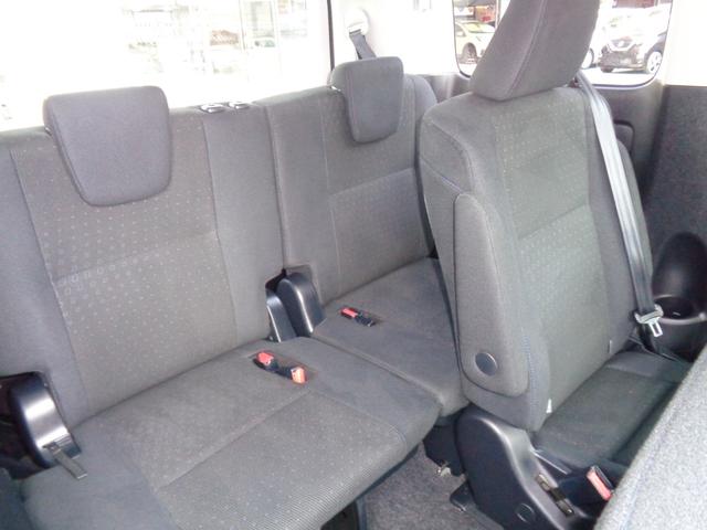 ヴォクシー ハイブリッドV ETC バックカメラ ナビ オートクルーズコントロール 両側スライド・片側電動 LEDヘッドランプ スマートキー シートヒーター 3列シート CVT アルミホイール 盗難防止システム 衝突安全ボディ(27枚目)