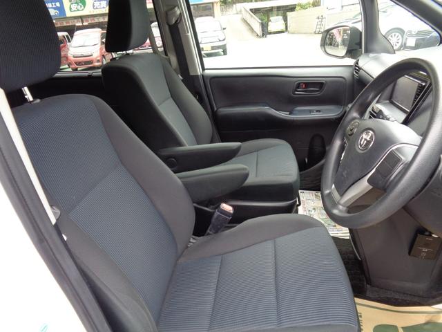 ノア ハイブリッドX ドライブレコーダー ETC ナビ 両側スライド・片側電動 LEDヘッドランプ スマートキー 3列シート CVT アルミホイール 盗難防止システム 衝突安全ボディ ABS ESC エアコン(7枚目)