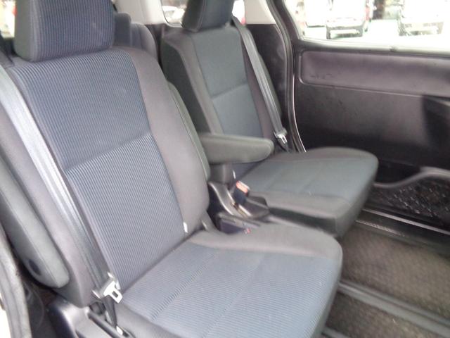 ノア ハイブリッドX ドライブレコーダー ETC ナビ 両側スライド・片側電動 LEDヘッドランプ スマートキー 3列シート CVT アルミホイール 盗難防止システム 衝突安全ボディ ABS ESC エアコン(8枚目)