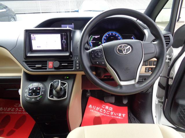ノア ハイブリッドX ETC ナビ 両側スライド・片側電動 LEDヘッドランプ スマートキー 3列シート CVT アルミホイール 盗難防止システム 衝突安全ボディ ABS ESC エアコン パワーステアリング(3枚目)