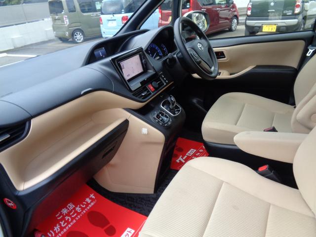 ノア ハイブリッドX ETC ナビ 両側スライド・片側電動 LEDヘッドランプ スマートキー 3列シート CVT アルミホイール 盗難防止システム 衝突安全ボディ ABS ESC エアコン パワーステアリング(6枚目)