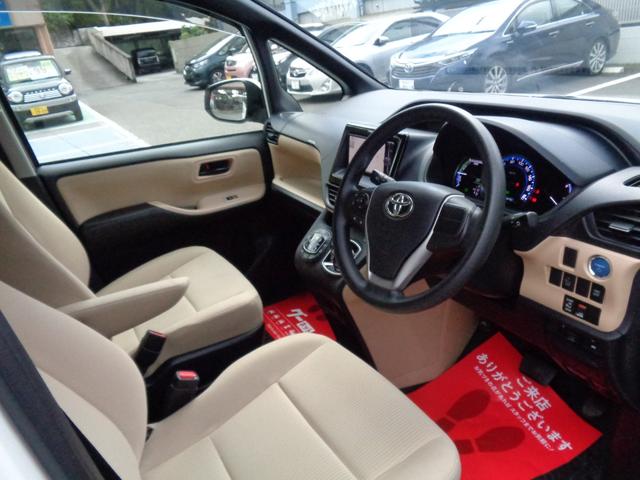 ノア ハイブリッドX ETC ナビ 両側スライド・片側電動 LEDヘッドランプ スマートキー 3列シート CVT アルミホイール 盗難防止システム 衝突安全ボディ ABS ESC エアコン パワーステアリング(7枚目)