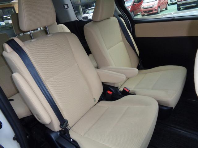 ノア ハイブリッドX ETC ナビ 両側スライド・片側電動 LEDヘッドランプ スマートキー 3列シート CVT アルミホイール 盗難防止システム 衝突安全ボディ ABS ESC エアコン パワーステアリング(10枚目)