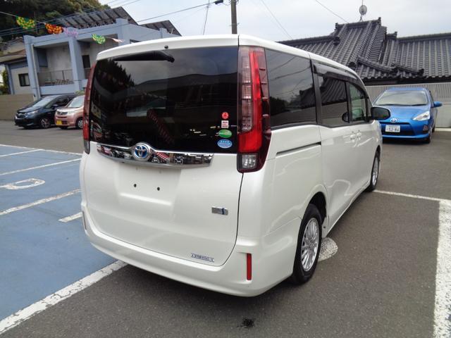 ノア ハイブリッドX ETC ナビ 両側スライド・片側電動 LEDヘッドランプ スマートキー 3列シート CVT アルミホイール 盗難防止システム 衝突安全ボディ ABS ESC エアコン パワーステアリング(18枚目)