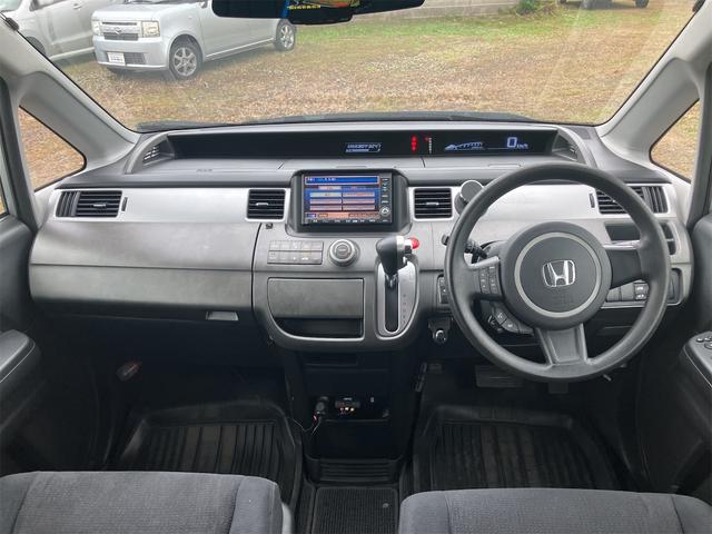 ステップワゴン Ｇ　ＨＤＤナビ　スマートスタイルエディション　ＥＴＣ　バックカメラ　ナビ　ＴＶ　クリアランスソナー　両側電動スライドドア　スマートキー　電動格納ミラー　３列シート　ＡＴ　アルミホイール　ＣＤ　ＤＶＤ再生　盗難防止システム　衝突安全ボディ　ＡＢＳ（2枚目）