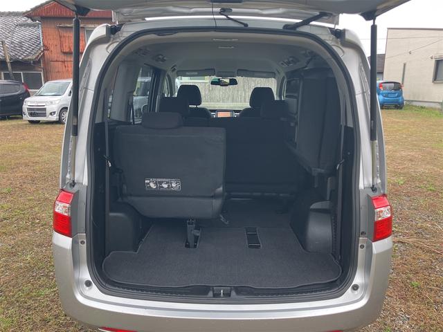 ステップワゴン Ｇ　ＨＤＤナビ　スマートスタイルエディション　ＥＴＣ　バックカメラ　ナビ　ＴＶ　クリアランスソナー　両側電動スライドドア　スマートキー　電動格納ミラー　３列シート　ＡＴ　アルミホイール　ＣＤ　ＤＶＤ再生　盗難防止システム　衝突安全ボディ　ＡＢＳ（19枚目）