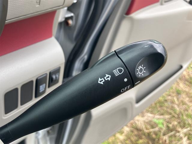 ムーヴコンテ Ｘ　ＥＴＣ　スマートキー　アイドリングストップ　電動格納ミラー　ベンチシート　ＣＶＴ　盗難防止システム　ＡＢＳ　ＣＤ　アルミホイール　衝突安全ボディ　エアコン　パワーステアリング　パワーウィンドウ（10枚目）