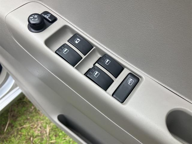 ムーヴコンテ Ｘ　ＥＴＣ　スマートキー　アイドリングストップ　電動格納ミラー　ベンチシート　ＣＶＴ　盗難防止システム　ＡＢＳ　ＣＤ　アルミホイール　衝突安全ボディ　エアコン　パワーステアリング　パワーウィンドウ（11枚目）