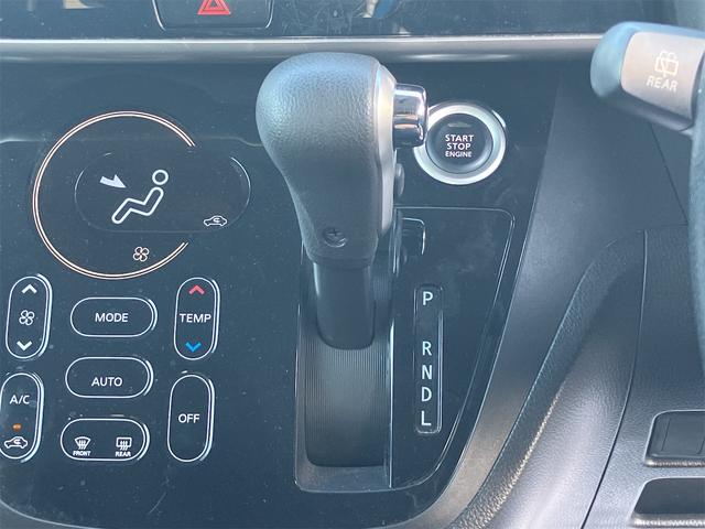 発進時や後退時に必ず操作するレバーです。操作のしやすさが肝になってきます。ぜひ一度体感してください。