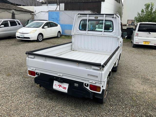 サンバートラック TB 4WD 軽トラ AT エアコン パワーステアリング 運転席エアバッグ ヘッドライトレベライザー 三方開 積載量350kg(4枚目)