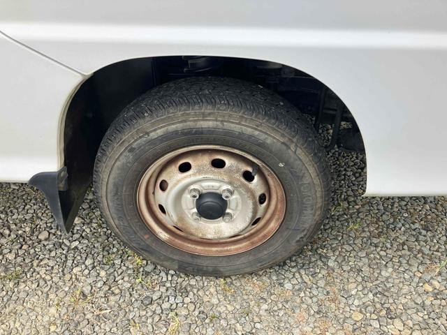 サンバートラック TB 4WD 軽トラ AT エアコン パワーステアリング 運転席エアバッグ ヘッドライトレベライザー 三方開 積載量350kg(16枚目)