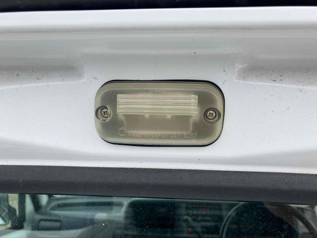 サンバートラック TB 4WD 軽トラ AT エアコン パワーステアリング 運転席エアバッグ ヘッドライトレベライザー 三方開 積載量350kg(19枚目)