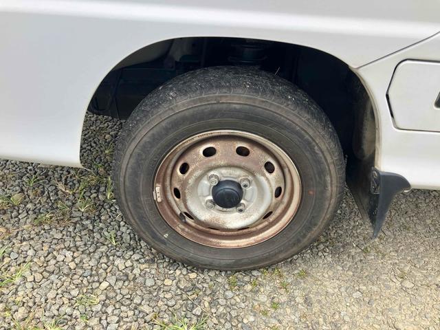 サンバートラック TB 4WD 軽トラ AT エアコン パワーステアリング 運転席エアバッグ ヘッドライトレベライザー 三方開 積載量350kg(30枚目)