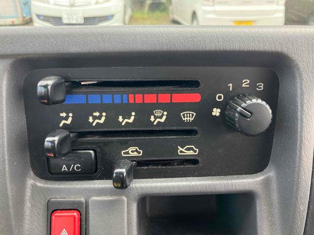 サンバートラック TB 4WD 軽トラ AT エアコン パワーステアリング 運転席エアバッグ ヘッドライトレベライザー 三方開 積載量350kg(34枚目)