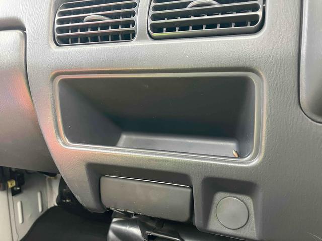 サンバートラック TB 4WD 軽トラ AT エアコン パワーステアリング 運転席エアバッグ ヘッドライトレベライザー 三方開 積載量350kg(38枚目)