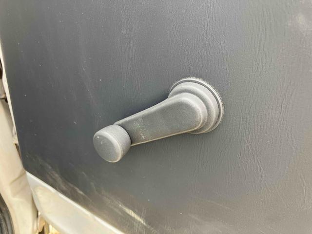 サンバートラック TB 4WD 軽トラ AT エアコン パワーステアリング 運転席エアバッグ ヘッドライトレベライザー 三方開 積載量350kg(53枚目)