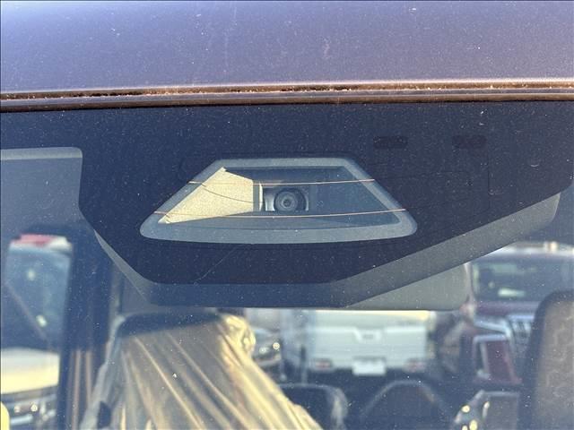 スペーシアギア ハイブリッドＸＺ　届出済未使用車　ブレーキサポート　レーンサポート　ソナー　クルーズコントロール　ＬＥＤヘッドライト　シートヒーター　スマートキー　アイドリングストップ　ガンメタリック２トーンルーフ仕様車（8枚目）