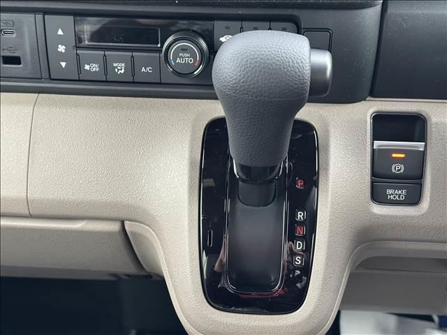 Ｎ－ＢＯＸジョイ ベースグレード　届出済未使用車　２トーン　ブレーキサポート　レーンサポート　クルーズコントロール　ソナー　シートヒーター　ＬＥＤヘッドライト　スマートキー　アイドリングストップ　左側電動スライドドア　電動格納ミラー（16枚目）