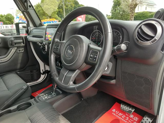 ジープ・ラングラーアンリミテッド スポーツ　後期・３．６Ｌ・リフトアップ　・４ＷＤ・社外ＡＷ・社外ウインチ・ドラレコ・前後左カメラ・ヒルディセントコントロール・クルーズコントロール・オーバーフェンダー・ＥＴＣ・７Ｖ型ワイドフルセグナビ・ＤＶＤ・ＳＤ・Ｂｌｕｅｔｏｏｔｈ（9枚目）