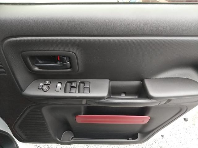 【運転席ドア周り】展示車を見にご来店頂いたお客様から「並んでいる車どれも綺麗ですね！」と嬉しいお言葉をいただきます。その言葉を胸にスタッフ一同、日々頑張っております★