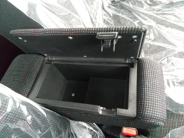 街中を走っていると『あの車のナンバーいいな！覚えやすいな！どうやったらできるのだろう？』そう思われたことはございませんか？ナンバーの数字は希望ができるんです。費用は掛かりますがぜひお申し付けください。