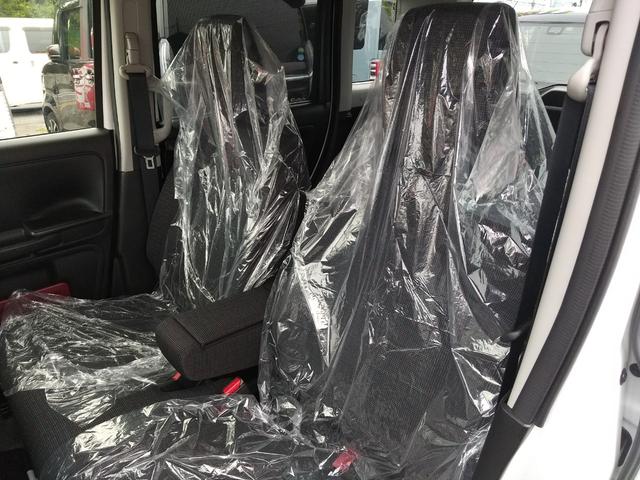 【助手席側からみた前席シート】気になる車はあるけど予算が合わない、違う色がいい、グレードを上げたい、どんな事でもご相談ください。お客様に満足いただけるお車をお探しいたします。