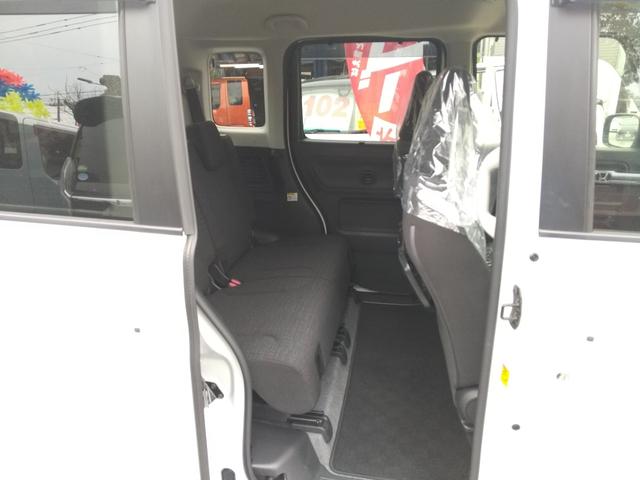 【右からの後部座席側全体】エンジンがかからない、何か愛車が元気ないなぁ…そんな突然の故障にも対応できます！自走できなくても、当店スタッフが積載車で駆け付けます！