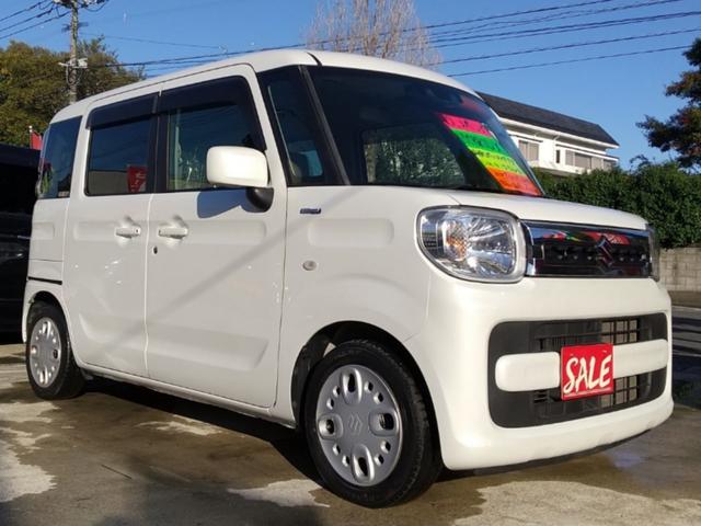 【外装右前面】水垢がつきやすい、ボンネット、天井、トランクは簡単に磨くだけではなかなか落ちません。専用の機械と専用のバフを使って水垢を落とした後にコーティングを行うことで綺麗な状態を長く保てます。