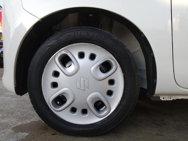 【左フロントタイヤ】タイヤやホイルはブレーキパッドの鉄粉や泥はね等で茶色くなりがちですが、１つ１つ丁寧に清掃、磨き、綺麗に仕上げています。傷や汚れ等が気になる際はお申し付けくださいませ。