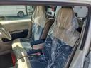 【助手席側からみた前席シート】気になる車はあるけど予算が合わない、違う色がいい、グレードを上げたい、どんな事でもご相談ください。お客様に満足いただけるお車をお探しいたします。