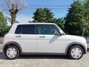 【外装右側】ヘッドライトがくすんでいるお車も専用バフで丁寧に磨きますので見違えるように綺麗になります。きれいになれば気持ちがいいですし、夜間の走行も明るさが変わります。ご自宅にあるお車の持ち込み施工も