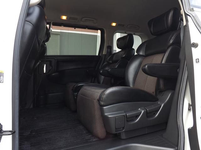 エルグランド 250ハイウェイスター 7人乗り ナビ フルセグTV バックカメラ ETC DVD再生 Bluetooth 左パワースライドドア キャプテンシート ハーフレザー インテリキー 18インチアルミ オートHIDライト 記録簿完備(4枚目)