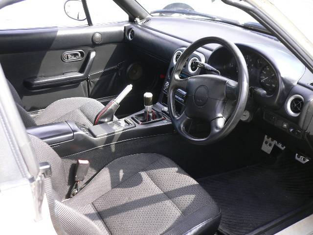 1.8L 2シーター 5速(3枚目)