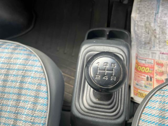 アクティトラック 　４ＷＤ　ＭＴ　エアコン　運転席エアバッグ（5枚目）