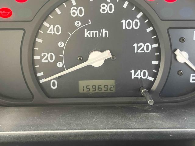 アクティトラック 　４ＷＤ　ＭＴ　エアコン　運転席エアバッグ（7枚目）