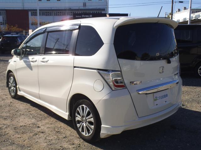 フリードハイブリッド ジャストセレクション　純正ナビ　フルセグＴＶ　Ｂｌｕｅｔｏｏｔｈオーディオ　スマートキー　両側パワースライドドア　クルーズコントロール　オートライト　ディスチャージヘッドライト　ＥＴＣ（8枚目）